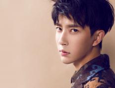 世俱杯改制-橙色铁壁锁死斑马，蓝色闪电刺穿迷雾，奥斯梅恩与荷兰防线的胜利交响