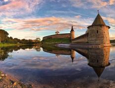 世俱杯决赛-本泽马一锤定音！皇马逆转巴萨称雄德比夜