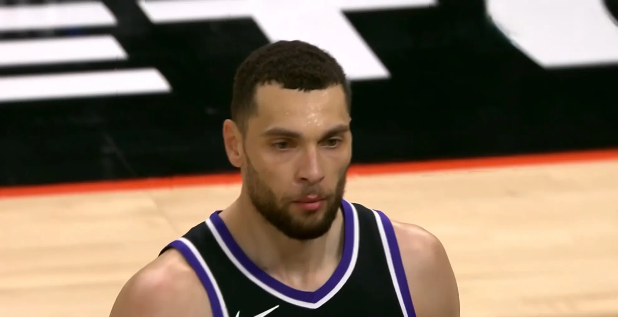 世俱杯-包含奇才轻取篮网B队，拉文高光表现的词条