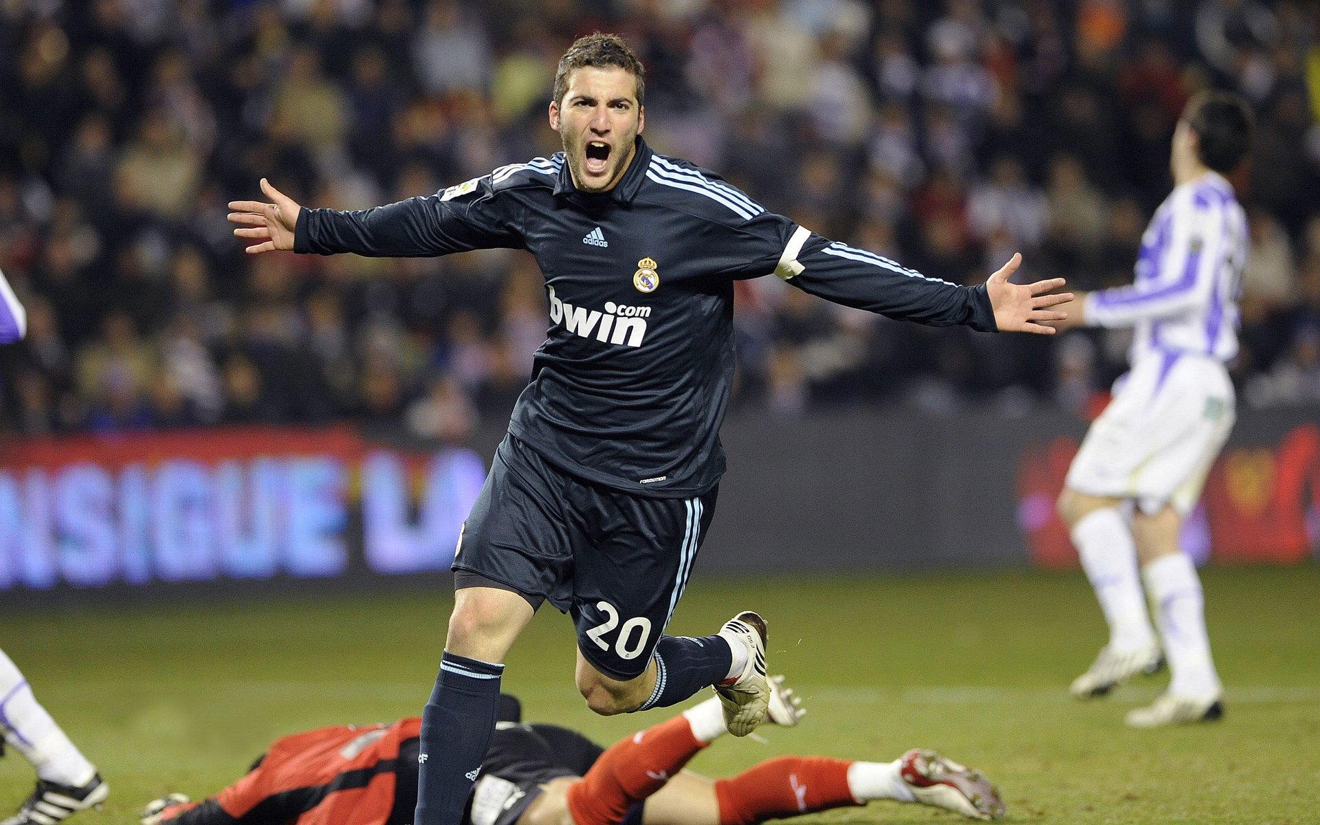 世俱杯赛程-草根逆袭,摩纳哥如何用团队利剑,击碎切尔西的巨星铁骑?